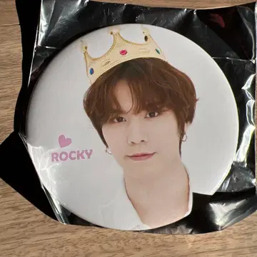 ROCKY 왕관 디자인 핀 배지