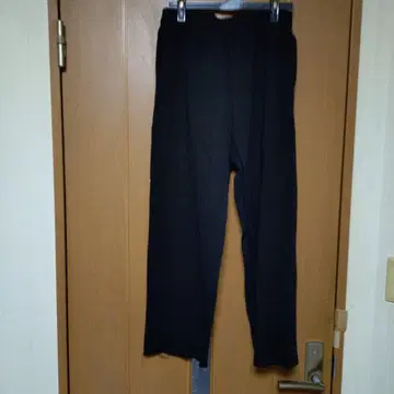 요건 레일 블랙 컬러 캐주얼 팬츠