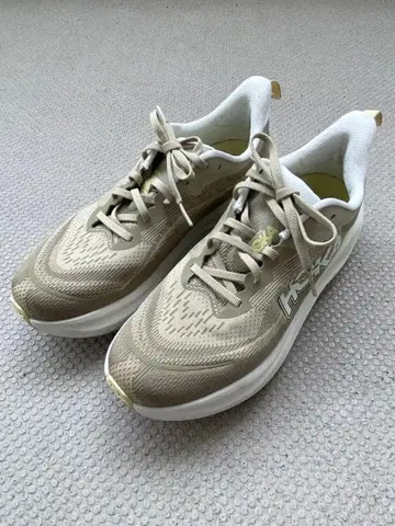 HOKA Skyflow 스카이플로우 27.5cm