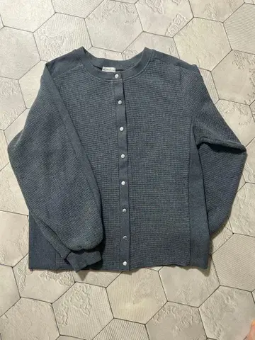 HUG.U 그레이 긴팔 버튼 가디건