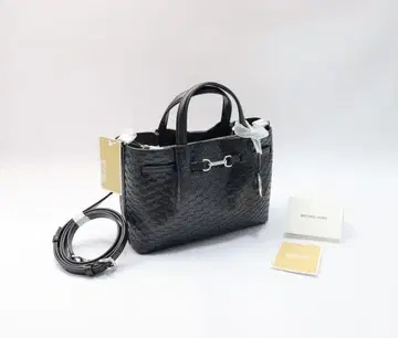 새상품 마이클코어스 CARSON 엠보싱 로고 센터 지퍼 새첼 블랙