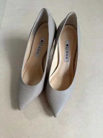 DIANA 다이애나 펌프스 22cm 그레이지