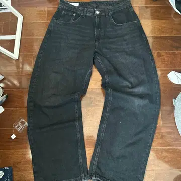 ZARA 블랙 배기핏 데님