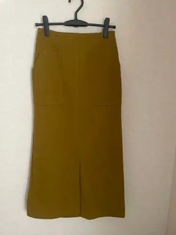 새상품급 BEAMS 머스타드 올리브 그린 타이트 롱 스커트 M