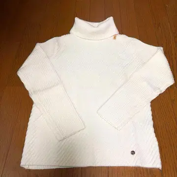 [ 새상품급 ] MACKINTOSH LONDON 화이트 터틀넥 니트 38