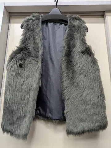 가격 인하 상품! 겨울 상품 FFF 인조 모피 베스트 미사용 새상품