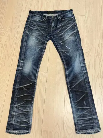 FUGA의 데미지 가공 데님