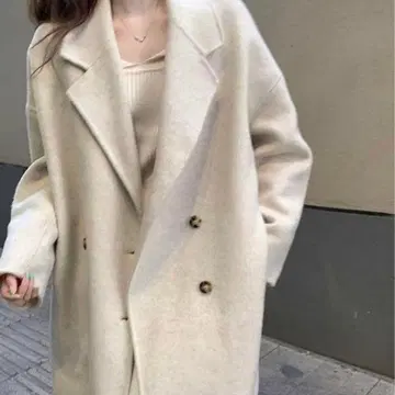 아이보리 더블 브레스트 롱 코트
