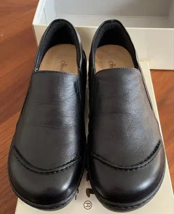 (새상품급) 뷰워크 슬립온 천연 가죽