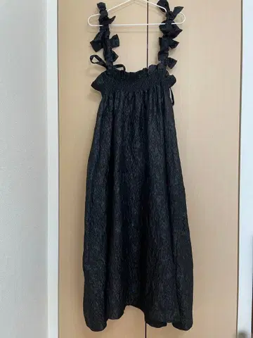 Bibiy. MIMI RIBBON SKIRT 블랙