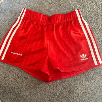adidas Sporty & Rich 빨간색 숏팬츠