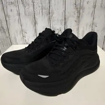 컨디션 최상 HOKA 블랙 스니커즈 본다이9