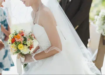 아루이즈 웨딩 WITH A WHITE 멜로우 베일