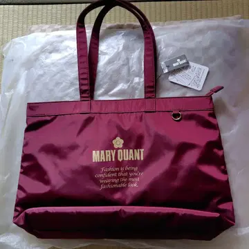 MARY QUANT 골드 로고 프린트 보트형 토트백 보르도