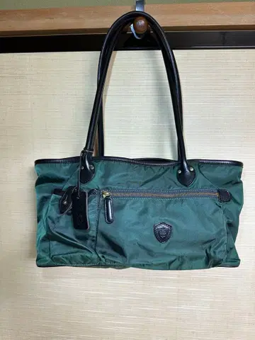 페리지 올리브 그린 나일론 숄더백