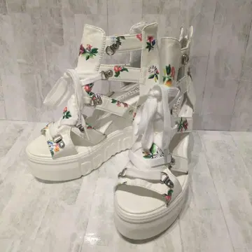 큐트 플로럴 프린트 웨지솔 샌들 사이즈 40