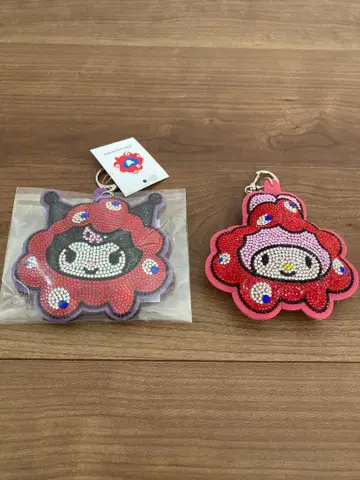 박람회 산리오 미야쿠미야쿠 변신 반짝이 가죽 키링 마이멜로디 쿠로미