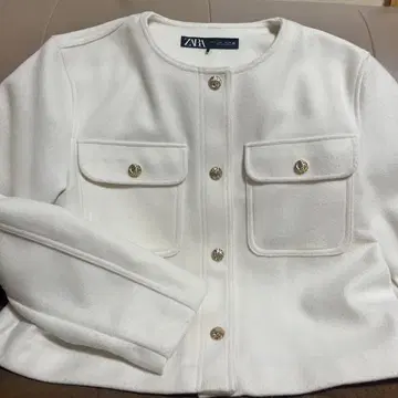 ZARA 화이트 노카라 자켓 골드 버튼
