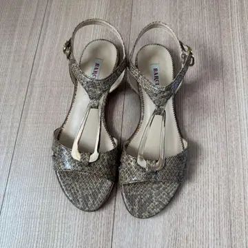 [ 미사용 새상품 ] BARCLAY 골드 스네이크 스킨 플립플랍