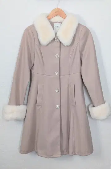 titty&Co. 비쥬 버튼 A라인 코트