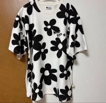 Nissy naptime. 플라워 T셔츠 화이트 M