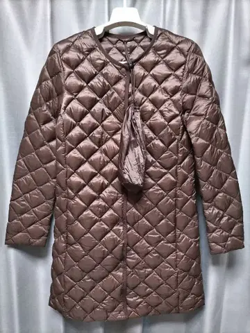 유니클로 울트라 라이트 다운 퀼팅 노카라 다운 코트