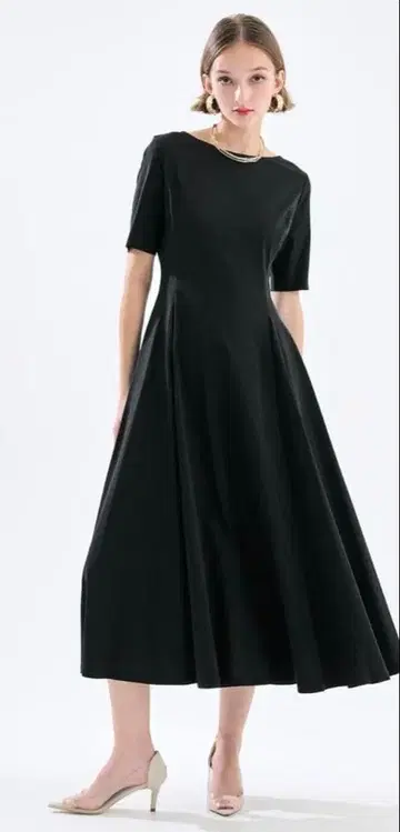 JENNE 클래시컬 플레어 원피스 M 블랙