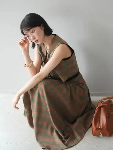 새상품 ANDREA&Co. 체크 무늬 베스트&롱 플리츠 스커트 셋업