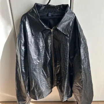 크로커다일 패턴 가죽 자켓