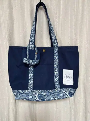 네이비 페이즐리 무늬 토트백 [ 새상품 미사용 ]