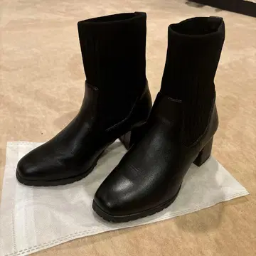 [오리엔탈 트래픽] 스퀘어토 니트 힐 부츠 S 사이즈