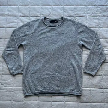 그레이 크루넥 니트 스웨터