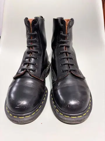 [ 차심 ] Dr.Martens 8홀 UK6 made in England
