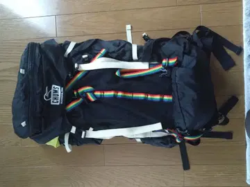 CHUMS 백팩 블랙 레인보우 스트랩