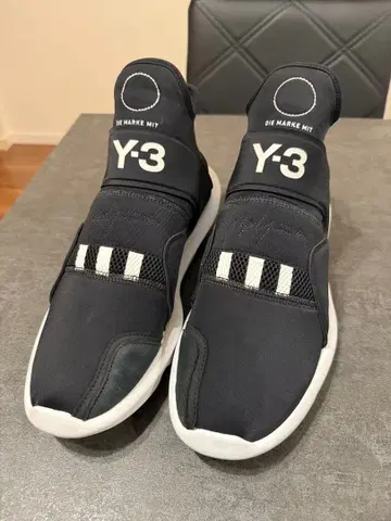 Y-3 블랙 스니커즈 슬립온