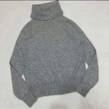 [ 새상품급 ] 유니클로 캐시미어 터틀넥 스웨터 그레이 M