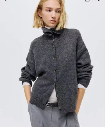 다크 그레이 버튼 가디건