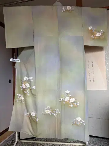 호몬기 옅은 그린 컬러 화이트 동백꽃 교유젠