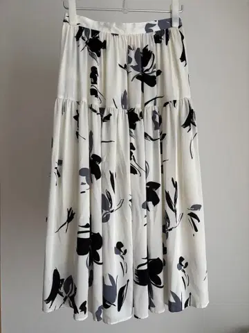 UNITED ARROWS 플라워 프린트 플레어 스커트 38