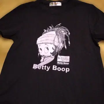 Betty Boop 블랙 T셔츠 M 사이즈