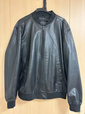 ZARA 블랙 레더 봄버 자켓 XL