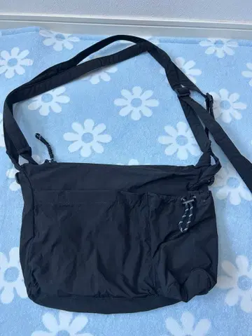 WCJ 발수 숄더백