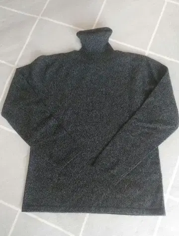 캐시미어 100% 다크 그레이 터틀넥