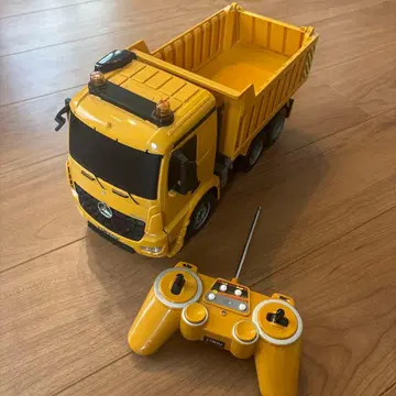 메르세데스-벤츠 덤프트럭