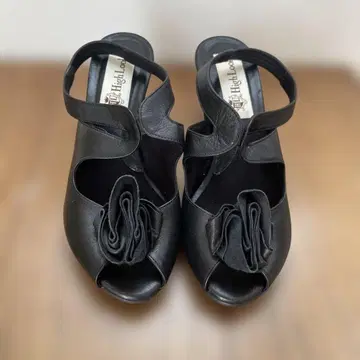 새상품급 High Look 블랙 플라워 장식 힐