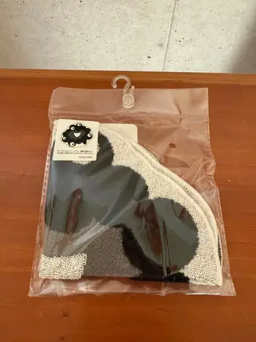 EXPO2025 회장 한정판 미야쿠미야쿠 미니 타월 다이컷 흑백