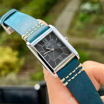 Citizen Eco-Drive 탱크 시계 다크 그레이