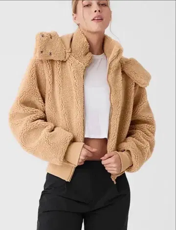 미사용 새상품 ALO Foxy Sherpa 자켓