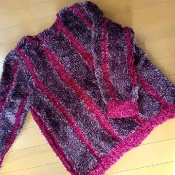 미사용, 복슬복슬 보아 와인 컬러 스트라이프 니트 스웨터