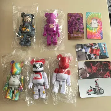 베어브릭 50주년 5체 묶음 판매 (시크릿 포함)